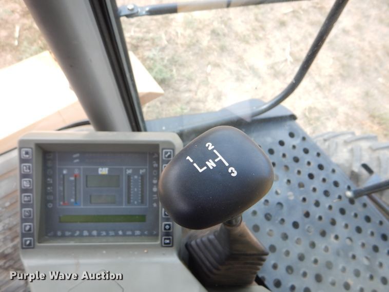 image for item FG9788 2001 Caterpillar Lexion 470 combine