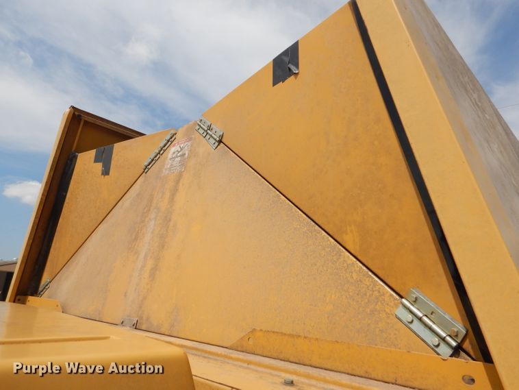 image for item FG9788 2001 Caterpillar Lexion 470 combine