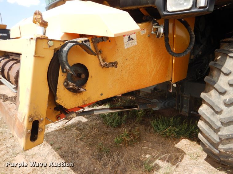 image for item FG9788 2001 Caterpillar Lexion 470 combine