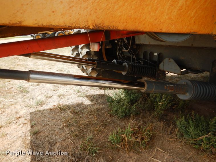 image for item FG9788 2001 Caterpillar Lexion 470 combine