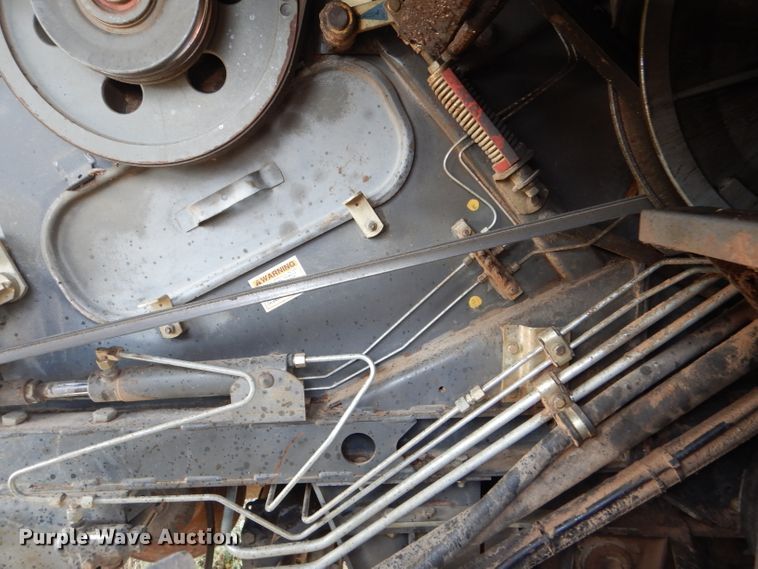 image for item FG9788 2001 Caterpillar Lexion 470 combine