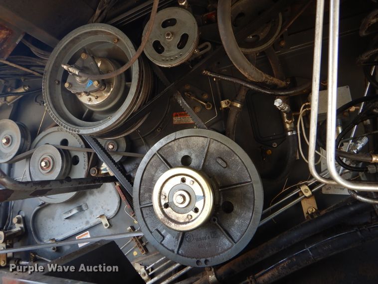 image for item FG9788 2001 Caterpillar Lexion 470 combine