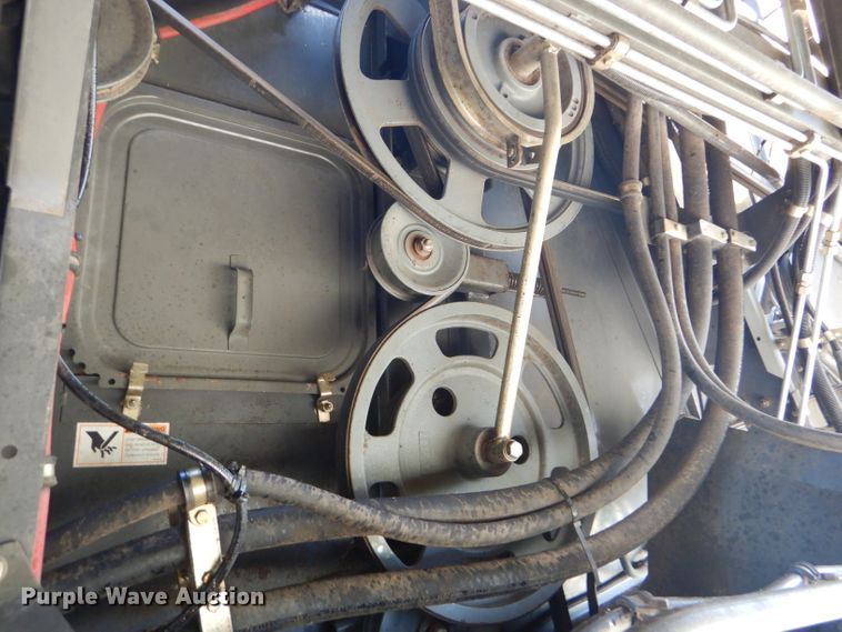 image for item FG9788 2001 Caterpillar Lexion 470 combine