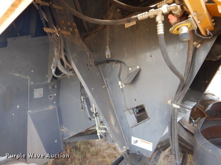 image for item FG9788 2001 Caterpillar Lexion 470 combine