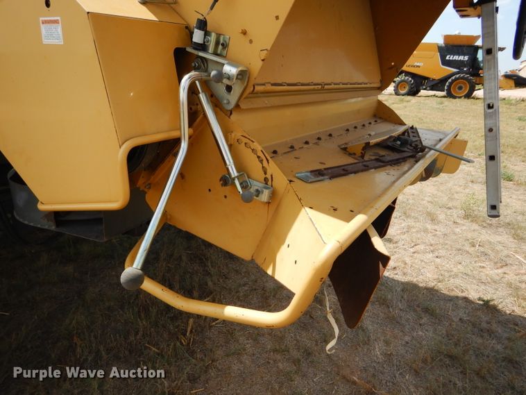 image for item FG9788 2001 Caterpillar Lexion 470 combine