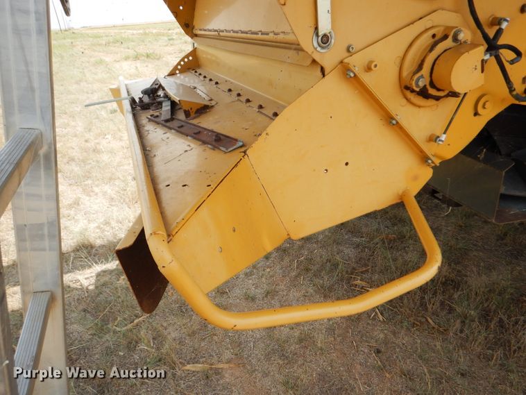 image for item FG9788 2001 Caterpillar Lexion 470 combine