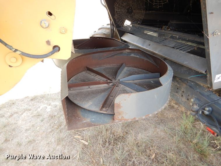 image for item FG9788 2001 Caterpillar Lexion 470 combine