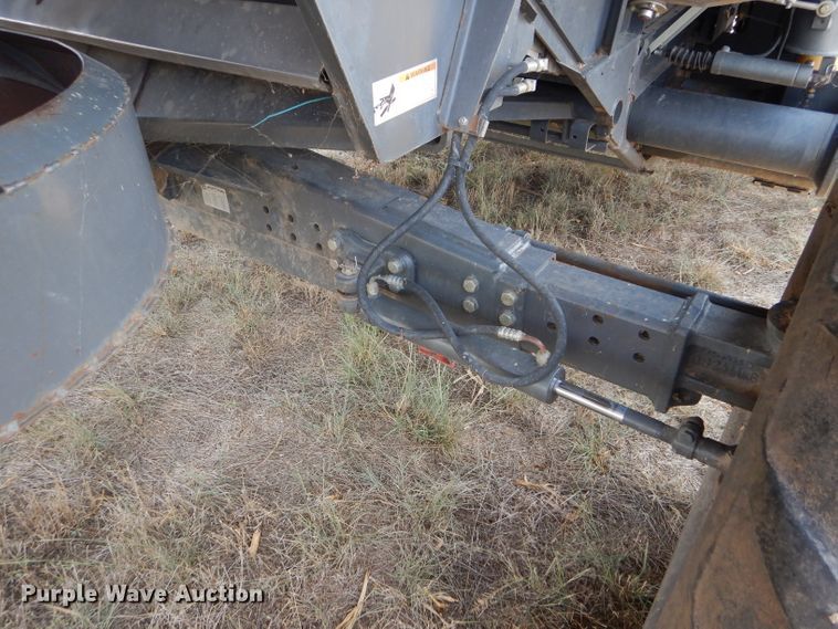 image for item FG9788 2001 Caterpillar Lexion 470 combine