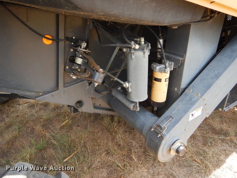 image for item FG9788 2001 Caterpillar Lexion 470 combine