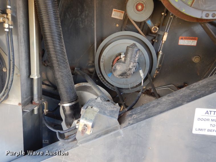 image for item FG9788 2001 Caterpillar Lexion 470 combine