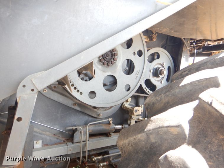 image for item FG9788 2001 Caterpillar Lexion 470 combine