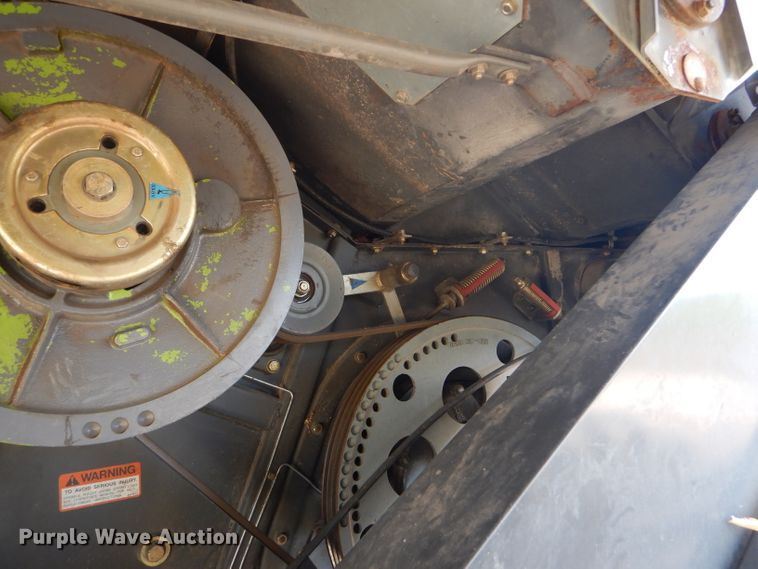 image for item FG9788 2001 Caterpillar Lexion 470 combine