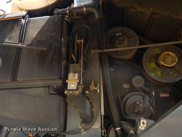 image for item FG9788 2001 Caterpillar Lexion 470 combine