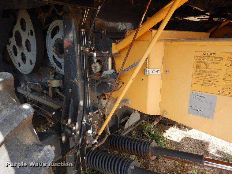 image for item FG9788 2001 Caterpillar Lexion 470 combine