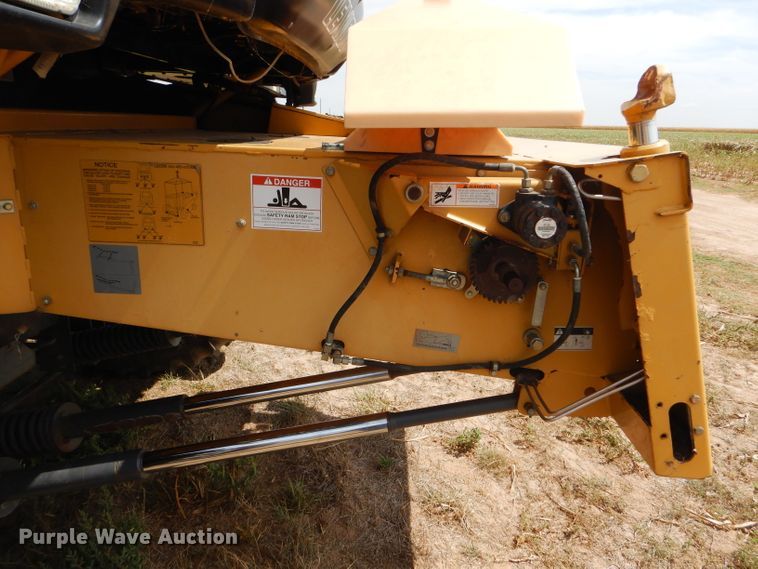 image for item FG9788 2001 Caterpillar Lexion 470 combine