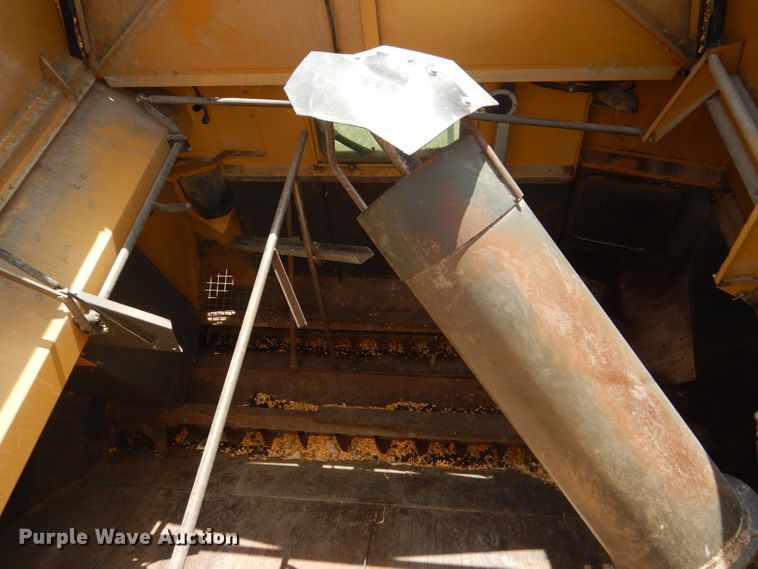 image for item FG9788 2001 Caterpillar Lexion 470 combine