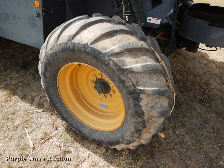 image for item FG9788 2001 Caterpillar Lexion 470 combine