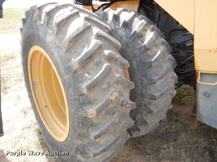 image for item FG9788 2001 Caterpillar Lexion 470 combine