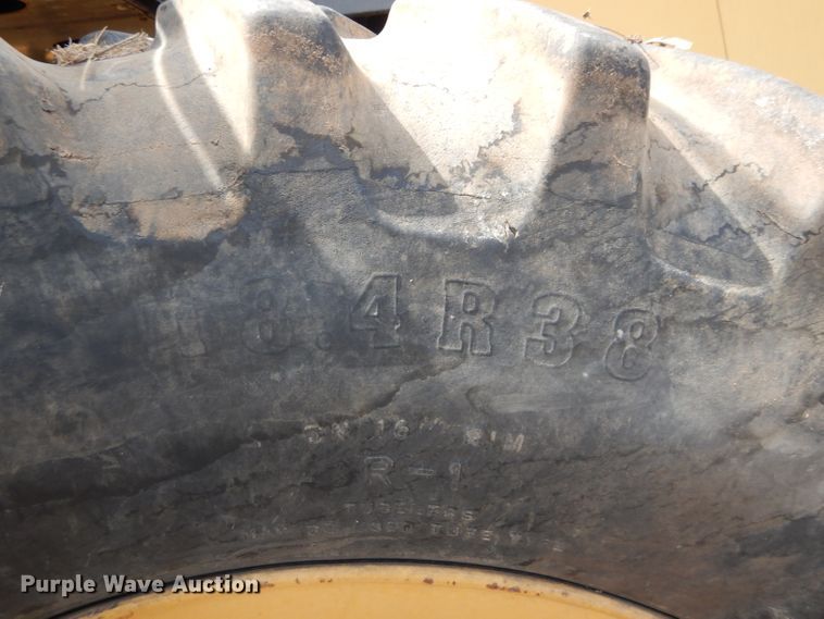 image for item FG9788 2001 Caterpillar Lexion 470 combine