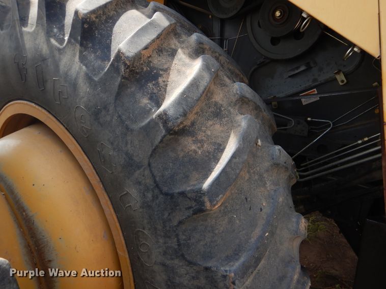 image for item FG9788 2001 Caterpillar Lexion 470 combine