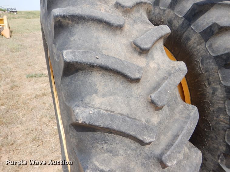 image for item FG9788 2001 Caterpillar Lexion 470 combine