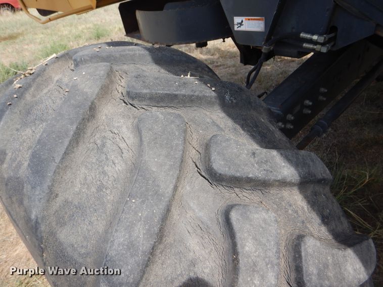 image for item FG9788 2001 Caterpillar Lexion 470 combine