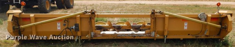 image for item FG9789 2001 Claas 830 corn head