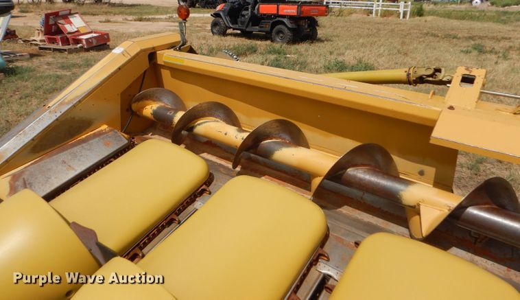 image for item FG9789 2001 Claas 830 corn head