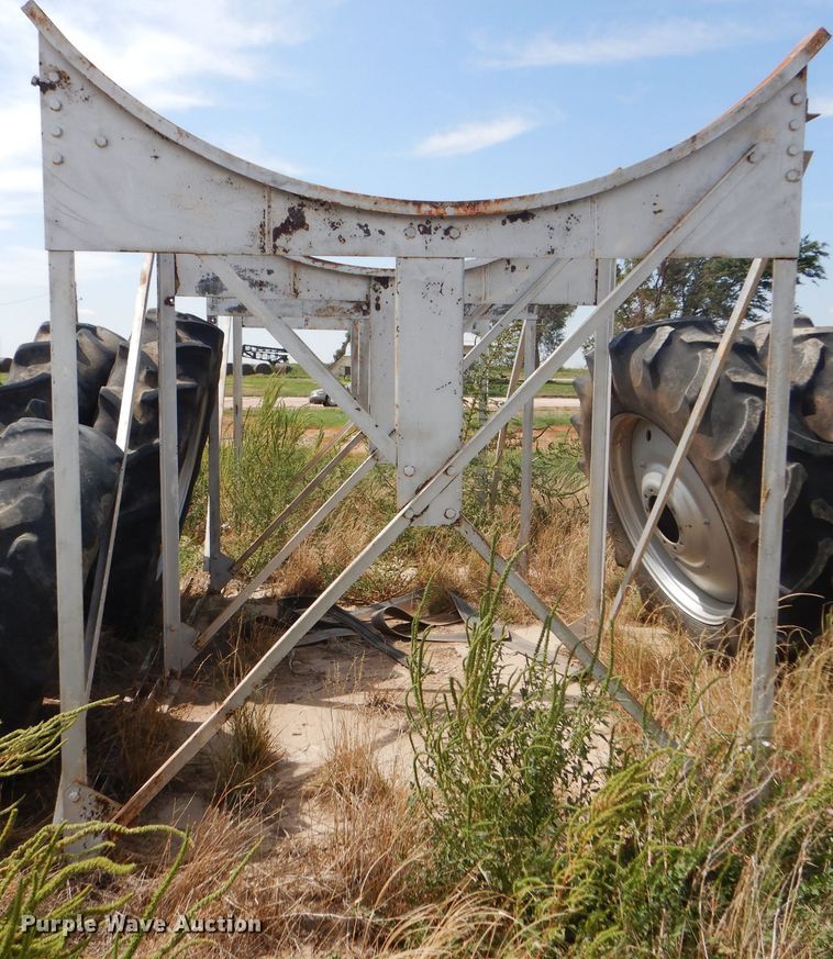 image for item FG9799 Fuel tank stand