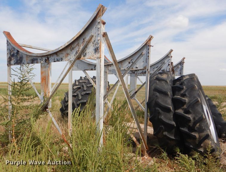 image for item FG9799 Fuel tank stand