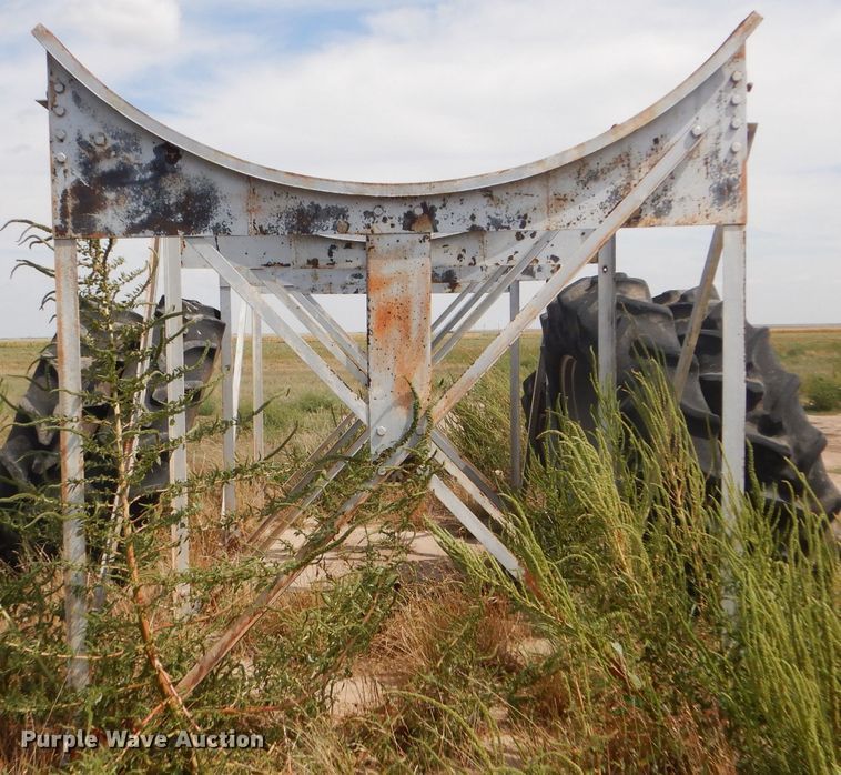 image for item FG9799 Fuel tank stand