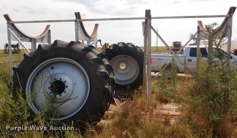 image for item FG9799 Fuel tank stand