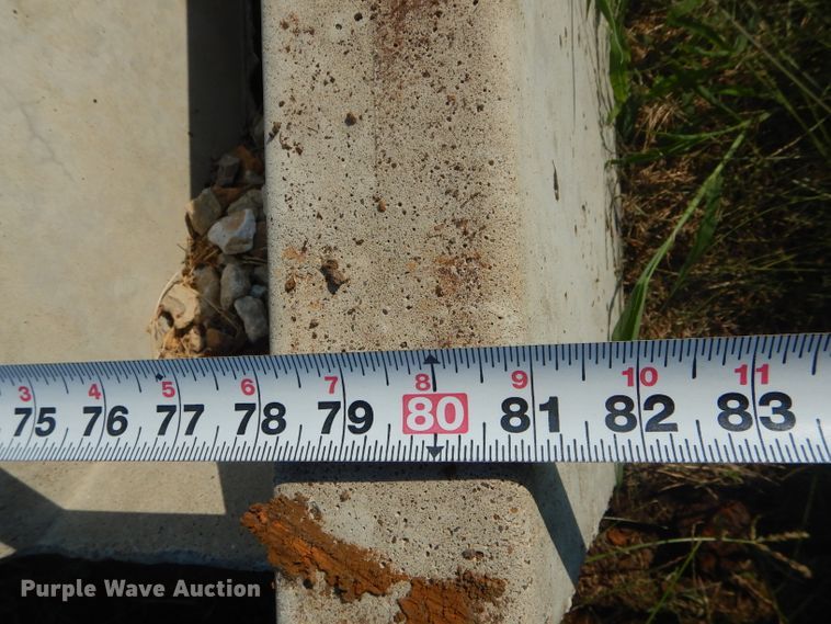 image for item FI9622 Concrete cattle guard