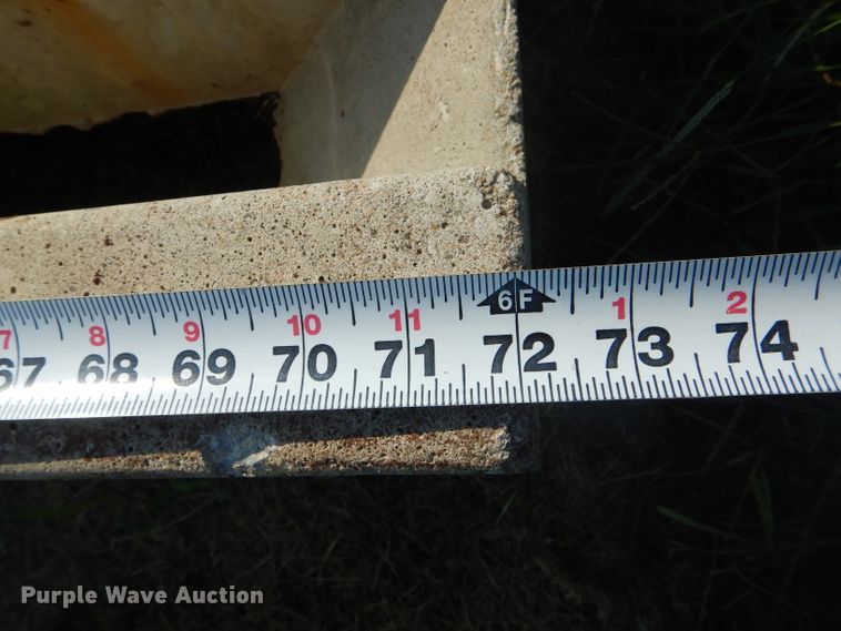 image for item FI9622 Concrete cattle guard