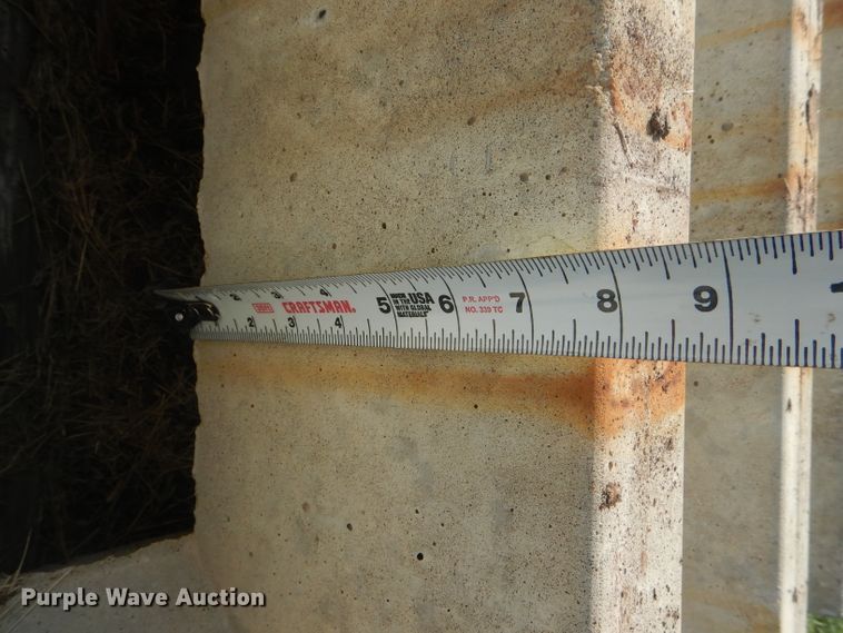 image for item FI9622 Concrete cattle guard