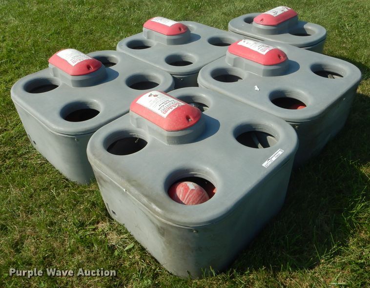 image for item FI9624 (5) livestock drinkers