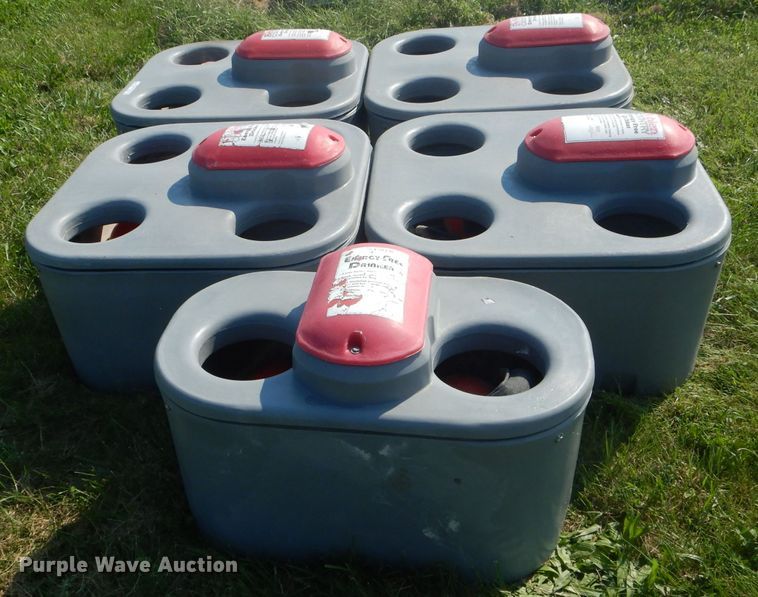 image for item FI9624 (5) livestock drinkers