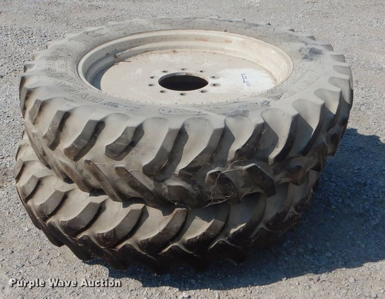 image for item FI9625 (4) row crop tires and wheels