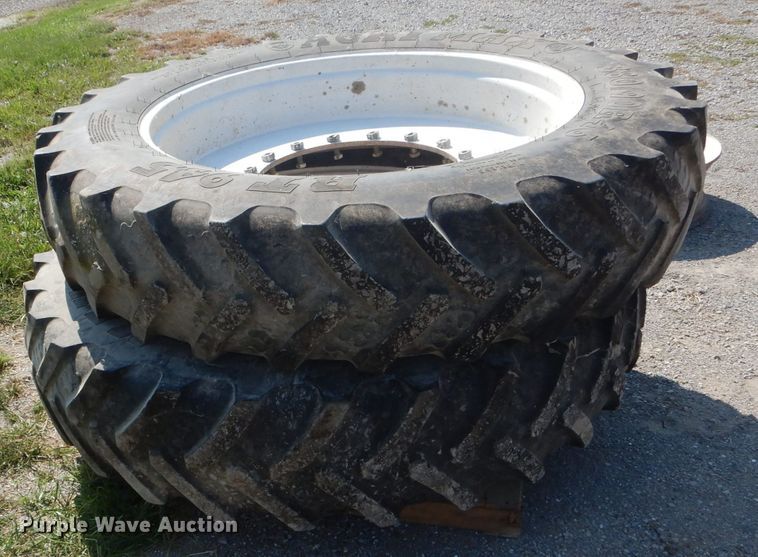 image for item FI9625 (4) row crop tires and wheels