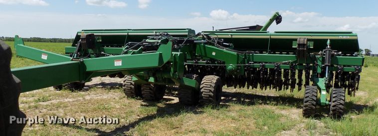 image for item FJ9289 Great Plains 2N3010 no-till grain drill