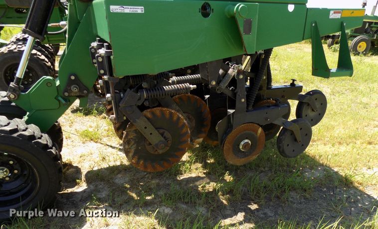 image for item FJ9289 Great Plains 2N3010 no-till grain drill