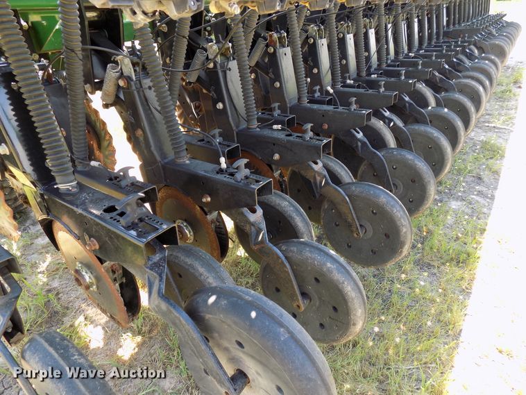 image for item FJ9289 Great Plains 2N3010 no-till grain drill