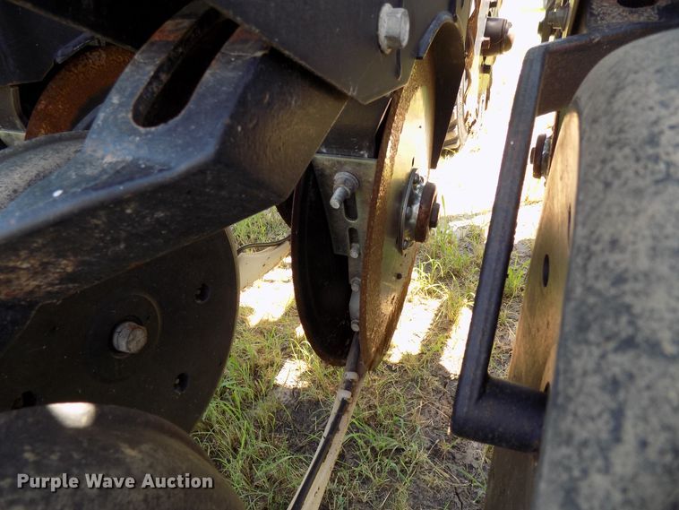 image for item FJ9289 Great Plains 2N3010 no-till grain drill