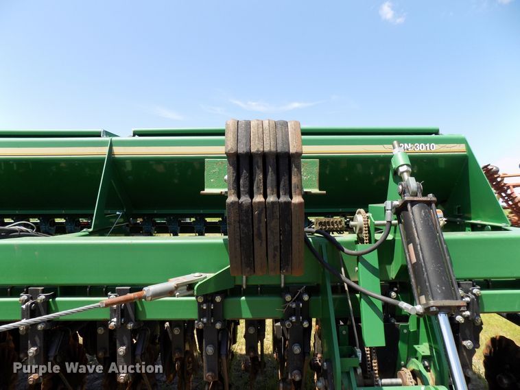 image for item FJ9289 Great Plains 2N3010 no-till grain drill