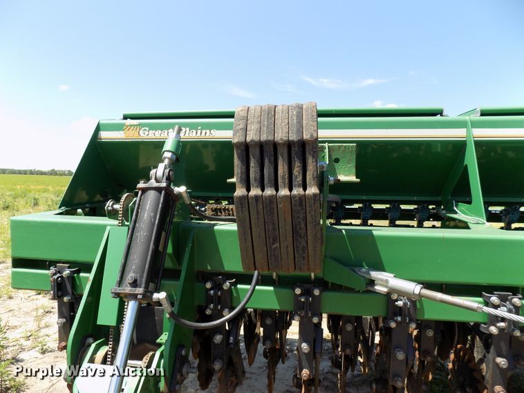 image for item FJ9289 Great Plains 2N3010 no-till grain drill