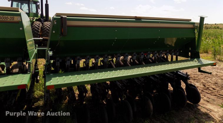image for item FJ9290 Great Plains 3S3000 grain drill