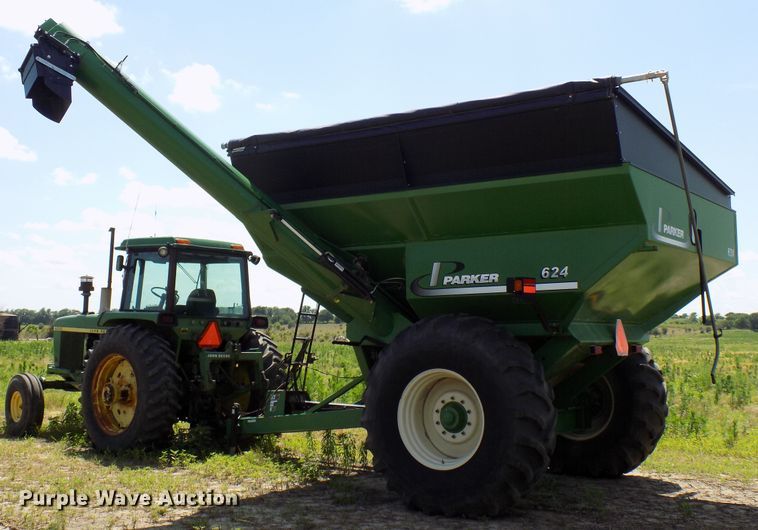 image for item FJ9291 Parker 624 grain cart