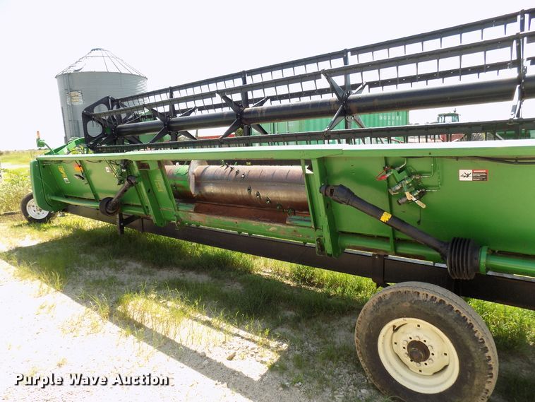 image for item FJ9292 2001 John Deere 925F flex head