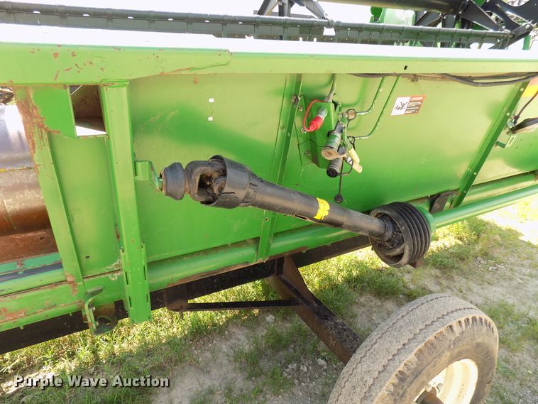 image for item FJ9292 2001 John Deere 925F flex head