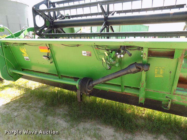 image for item FJ9292 2001 John Deere 925F flex head